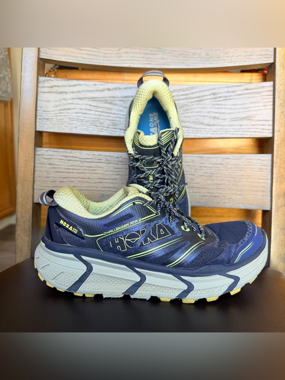 Hoka One One Challenger ATR 2 running shoes sz 7 for women